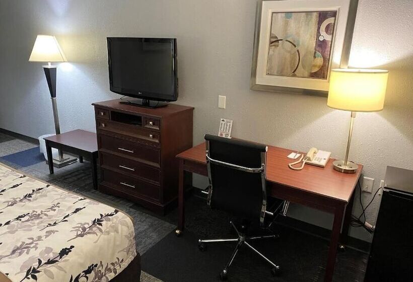 هتل American Inn Cedar Rapids South