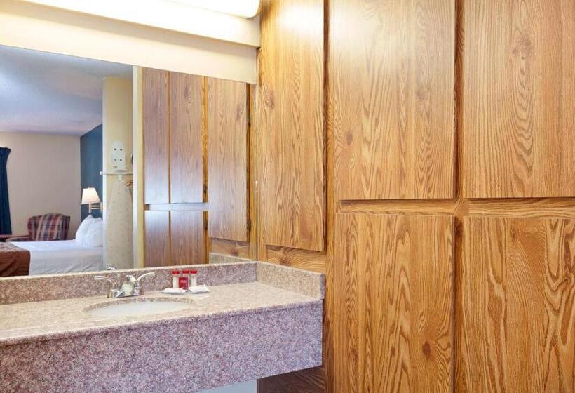 Отель Americas Best Value Inn & Suites Bakersfield Central