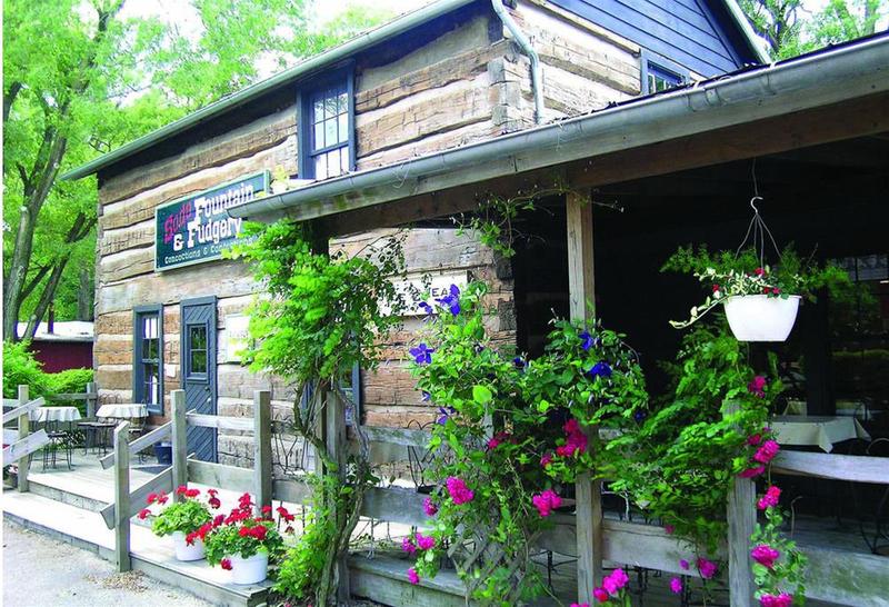 فندق Amish Inn