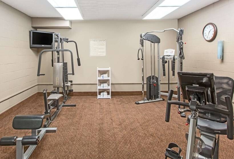 בית מלון כפרי Baymont By Wyndham Bartonsville Poconos