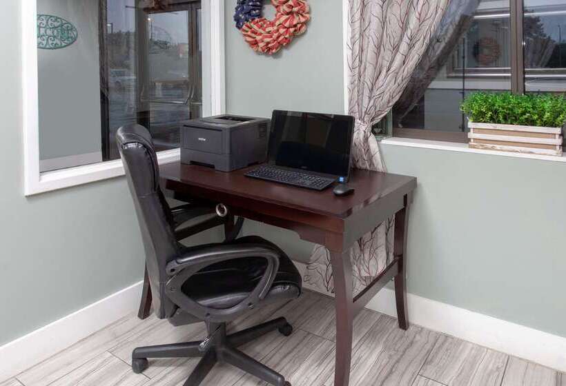 ホテル Baymont By Wyndham Grand Haven