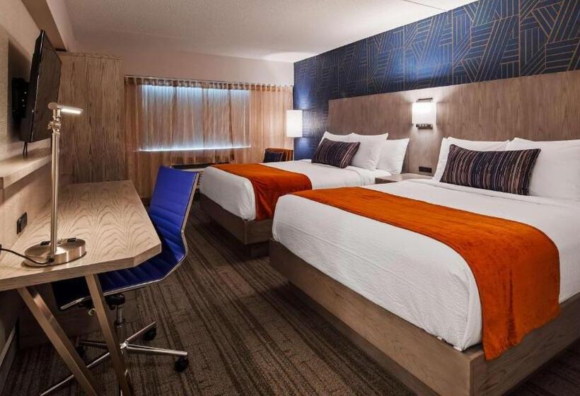 هتل Best Western Plus Landmark Inn