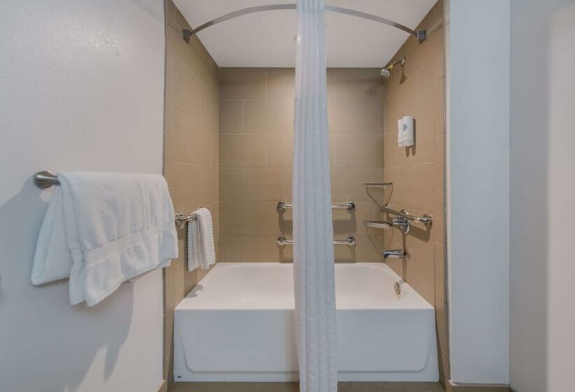 هتل Comfort Inn Newport News  Hampton I64