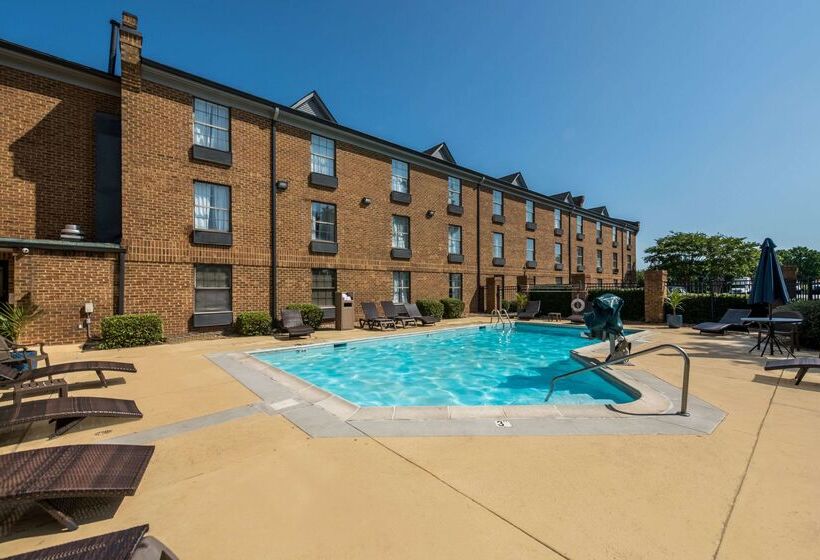 هتل Comfort Inn Newport News  Hampton I64