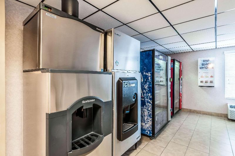 هتل Comfort Inn & Suites Alexandria West