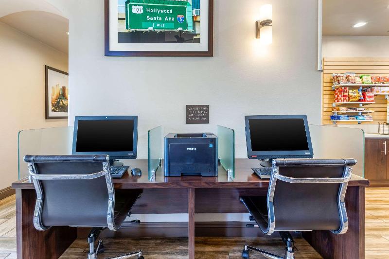בית מלון כפרי Comfort Inn & Suites Orange County John Wayne Airport