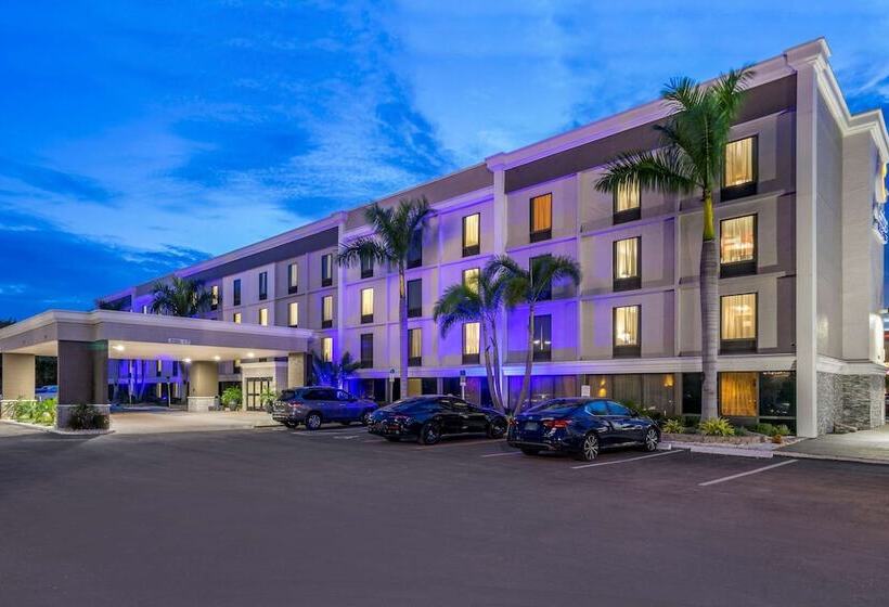 Hotel Comfort Inn & Suites St. Pete Clearwater International Airport