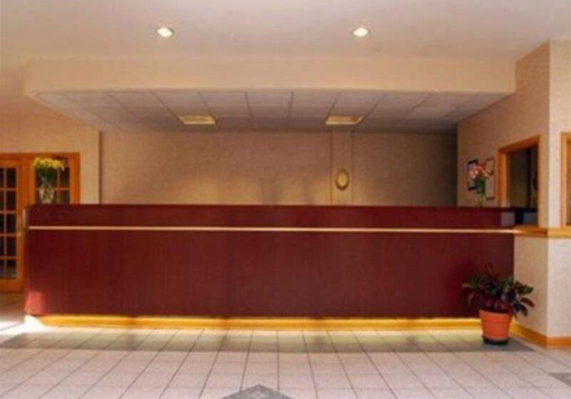 هتل Comfort Inn The Pointe