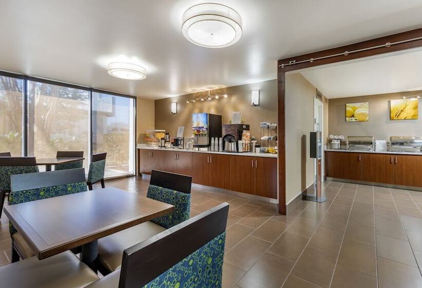 هتل Comfort Inn University