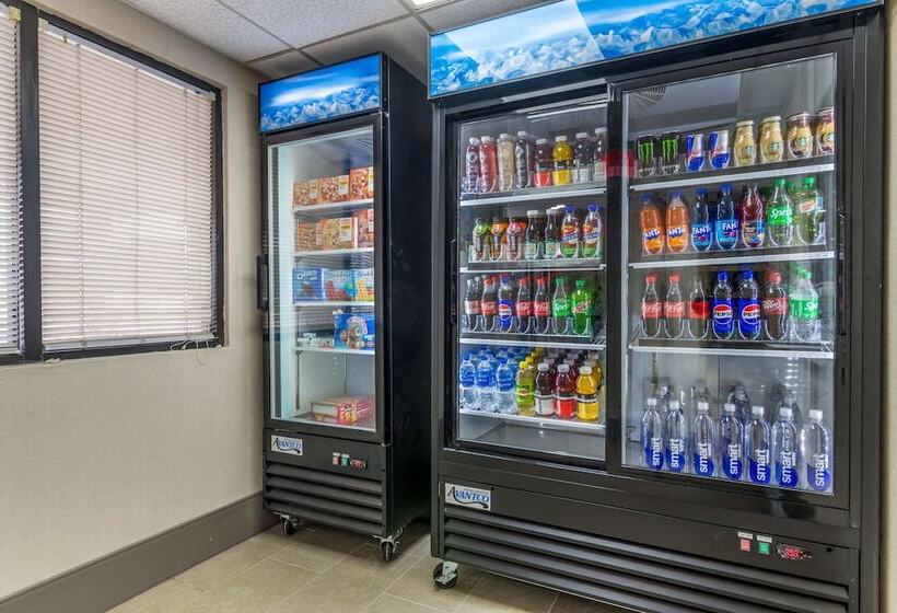 هتل Country Inn & Suites By Radisson, Atlanta Airport South, Ga