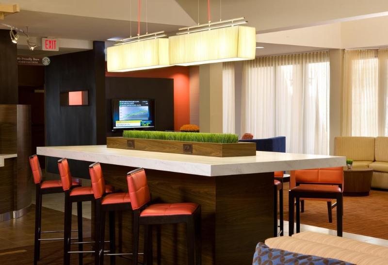 هتل Courtyard By Marriott Albuquerque Airport