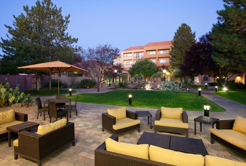 هتل Courtyard By Marriott Albuquerque Airport