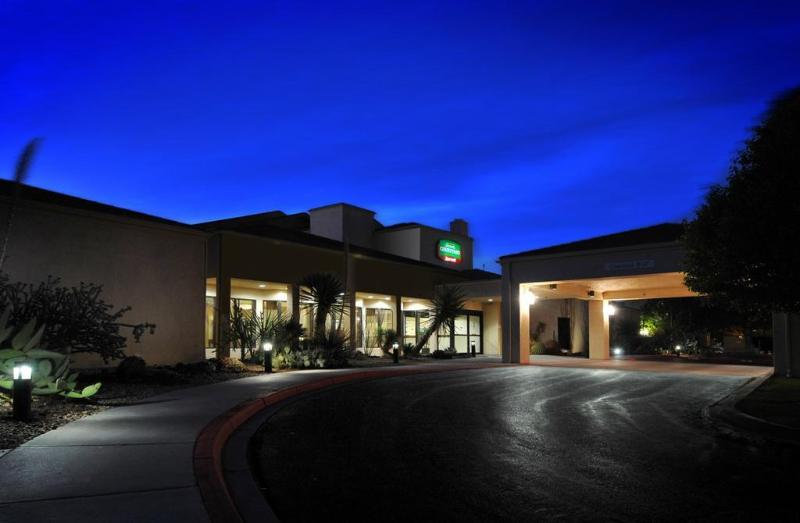هتل Courtyard By Marriott Albuquerque Airport