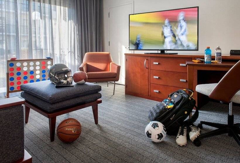 هتل Courtyard By Marriott Annapolis