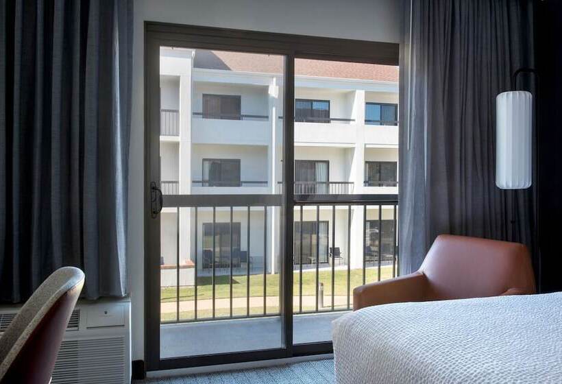 هتل Courtyard By Marriott Annapolis