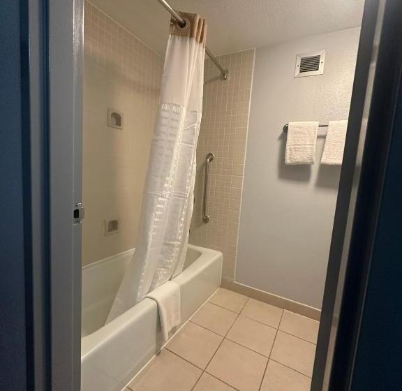 בית מלון כפרי Super 8 By Wyndham Dallas Love Field Airport