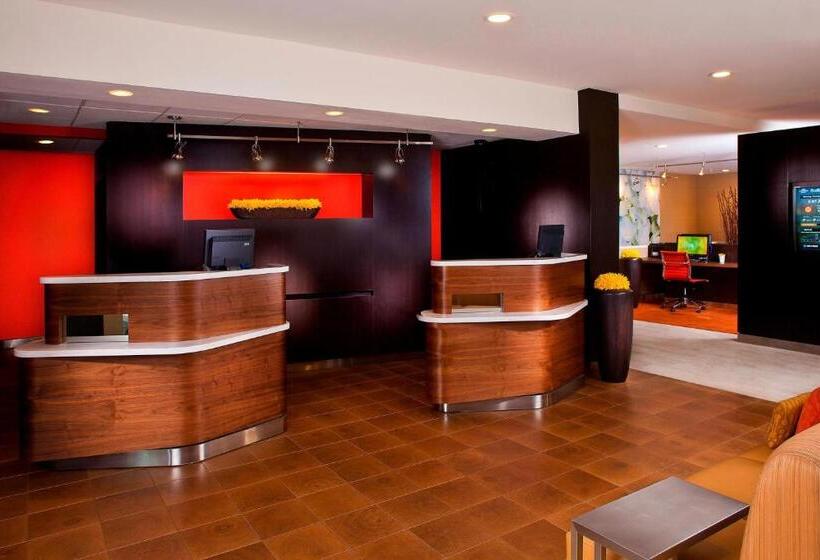 فندق Courtyard Melbourne West