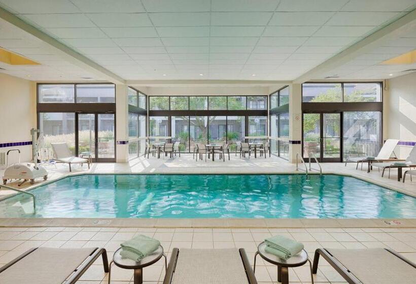 호텔 Courtyard Cincinnati Blue Ash