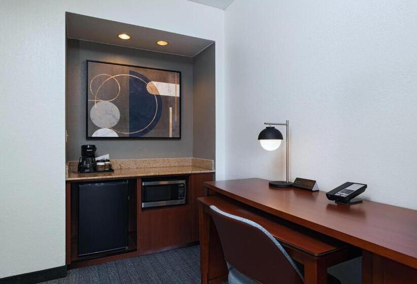 هتل Courtyard By Marriott Dallas Richardson At Spring Valley