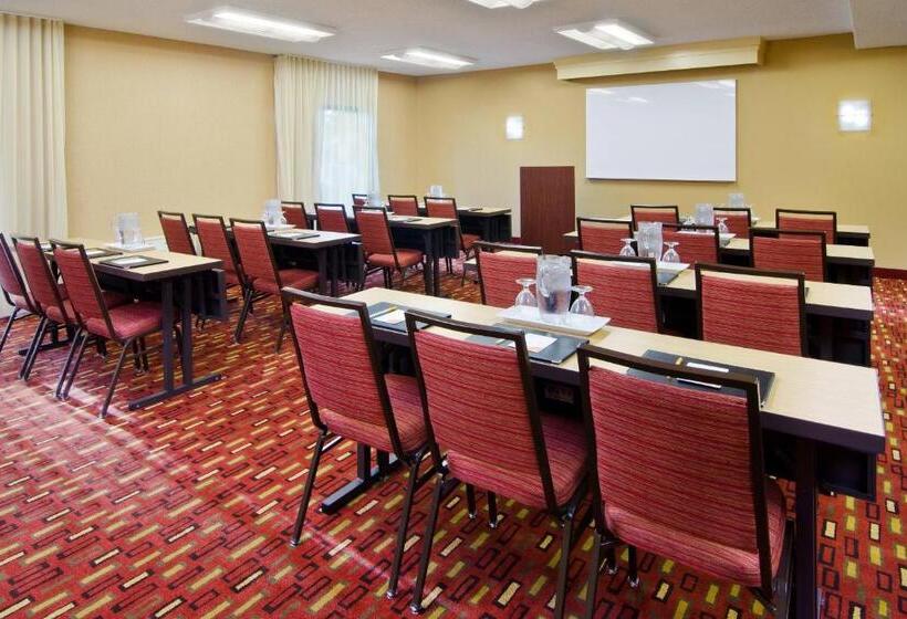 هتل Courtyard By Marriott Huntsville University Drive