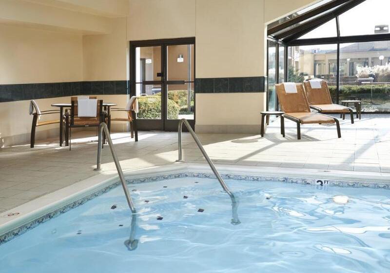 فندق Courtyard By Marriott Indianapolis Castleton