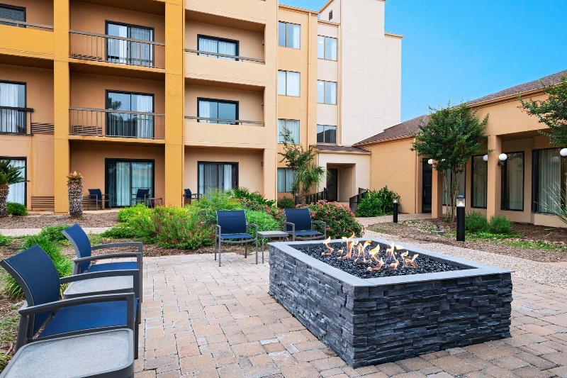 هتل Courtyard By Marriott San Antonio Airport