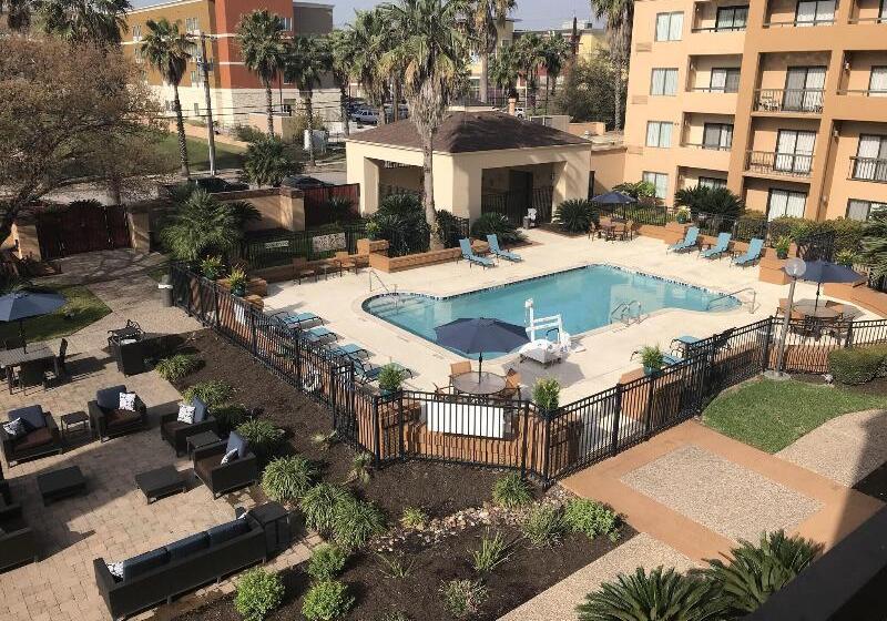 هتل Courtyard By Marriott San Antonio Airport