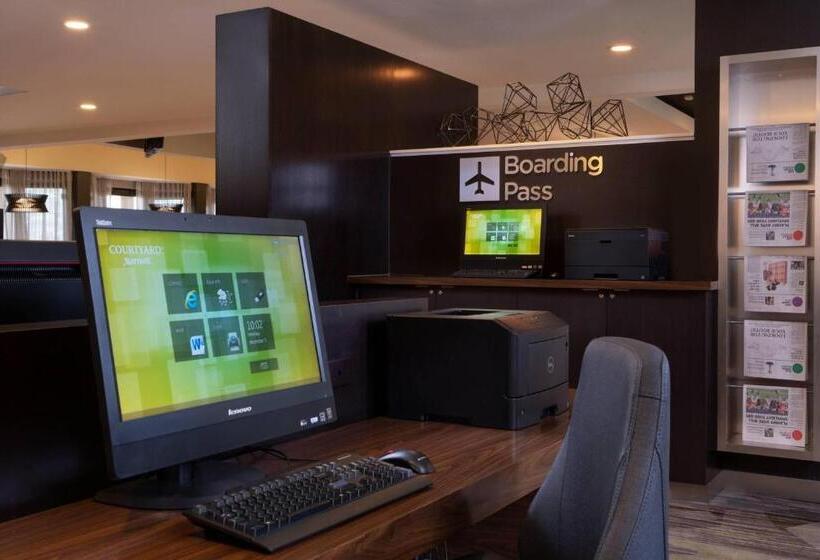 فندق Courtyard St. Louis Creve Coeur