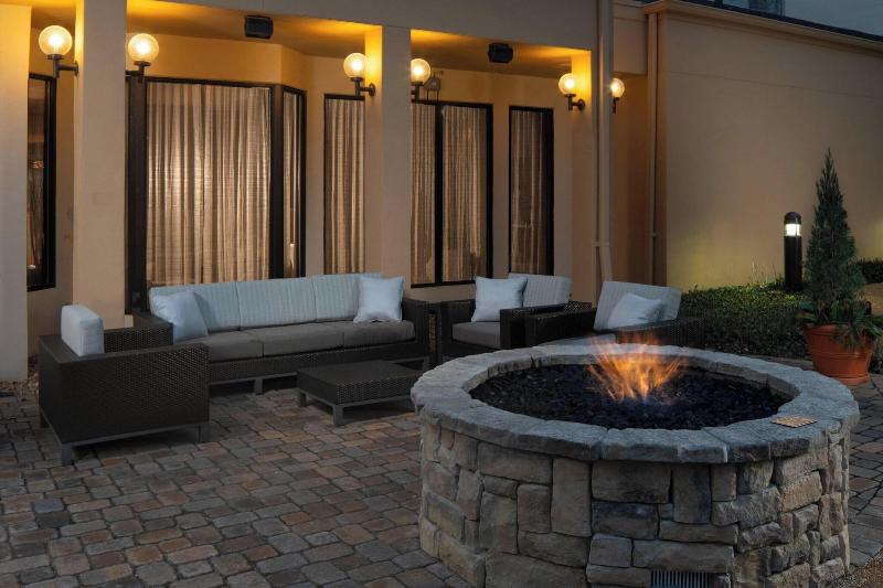 فندق Courtyard St. Louis Creve Coeur