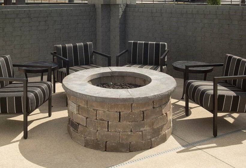 בית מלון כפרי Courtyard Winstonsalem University