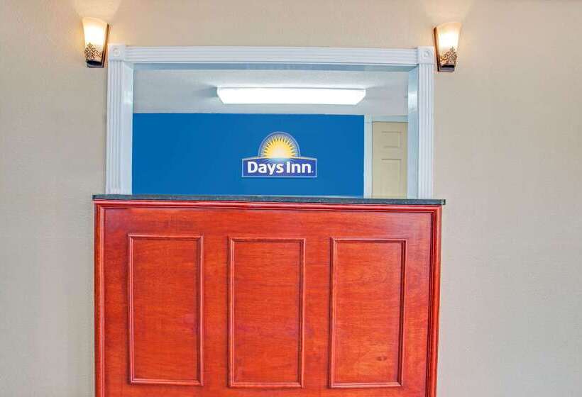 هتل Days Inn By Wyndham Canton