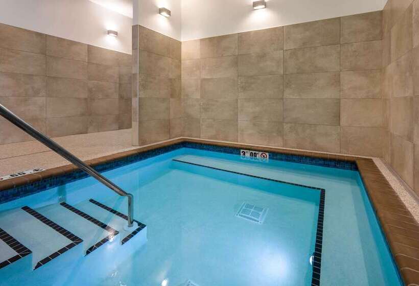 هتل Days Inn & Suites By Wyndham Duluth By The Mall