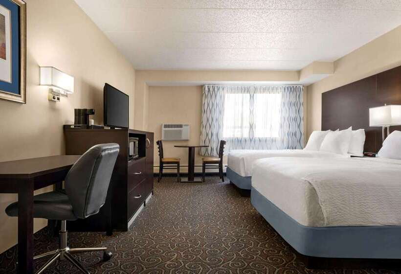 هتل Days Inn By Wyndham Fort Collins