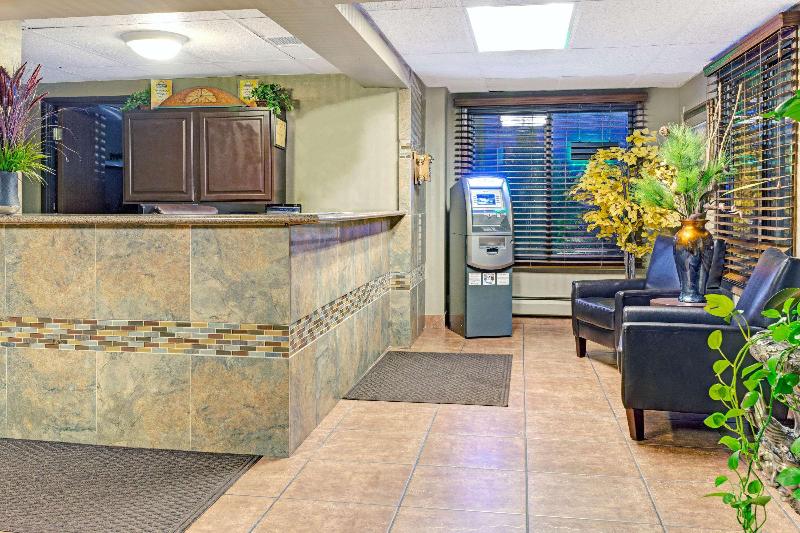 هتل Days Inn By Wyndham Fort Collins
