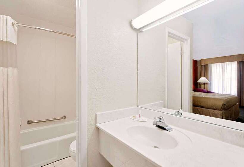 فندق Days Inn By Wyndham Fort Walton Beach