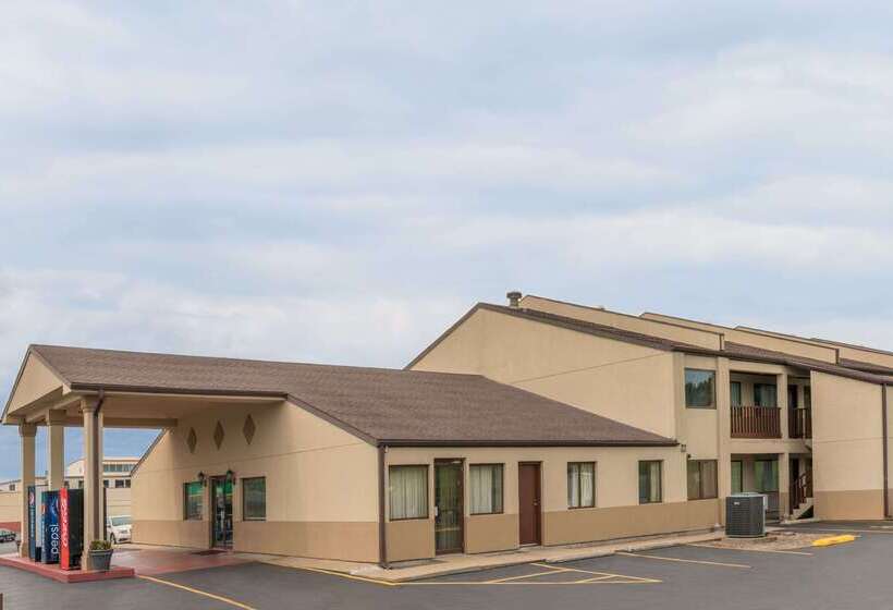 בית מלון כפרי Days Inn By Wyndham Hannibal