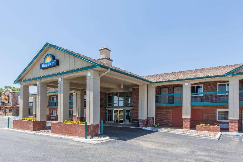 Отель Days Inn By Wyndham Hays