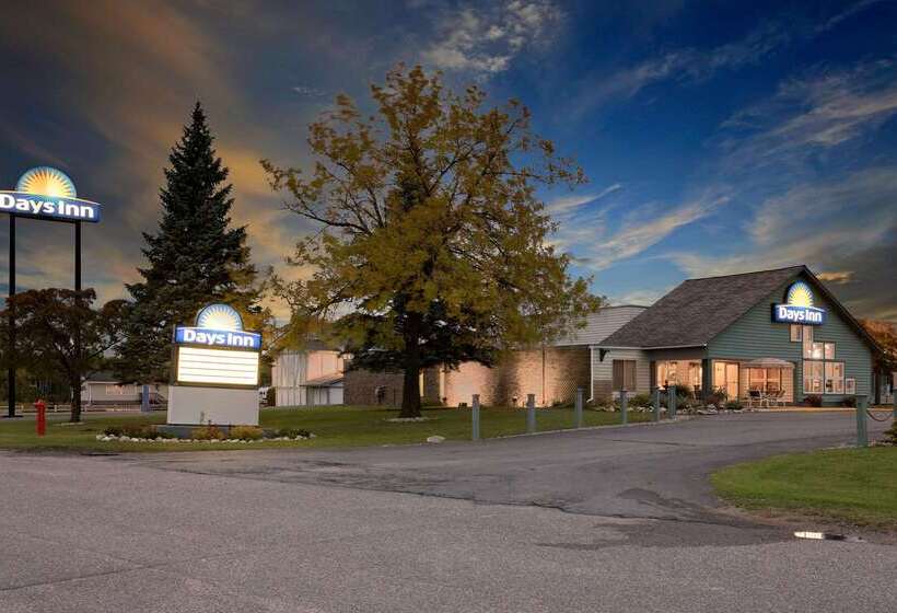 בית מלון כפרי Days Inn By Wyndham International Falls