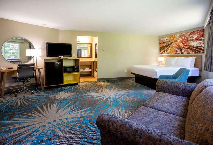 هتل Days Inn By Wyndham Marquette