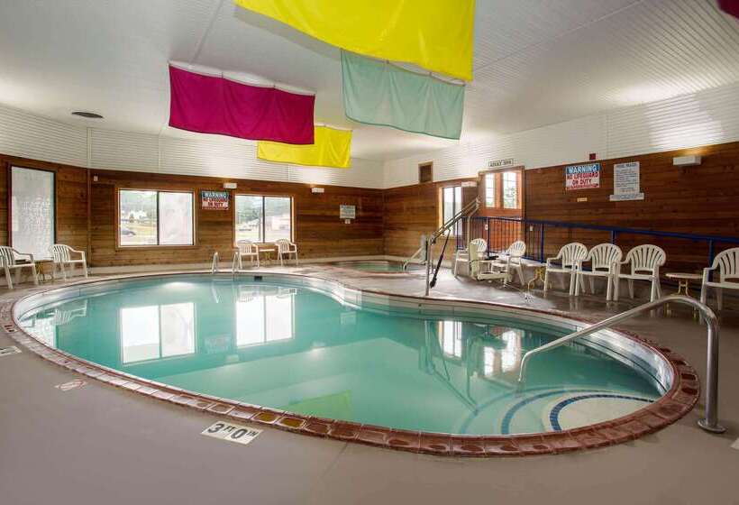هتل Days Inn By Wyndham Marquette