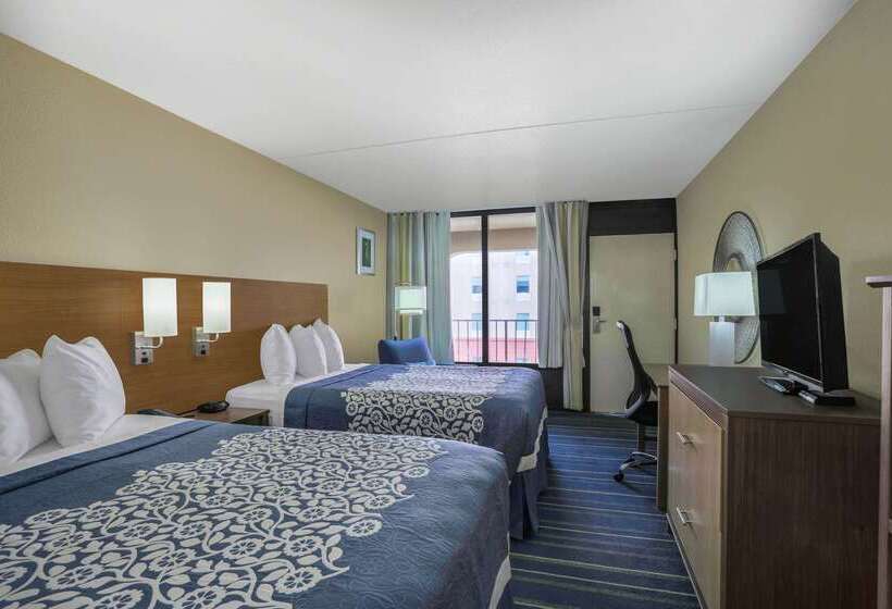 هتل Days Inn By Wyndham Newark Wilmington