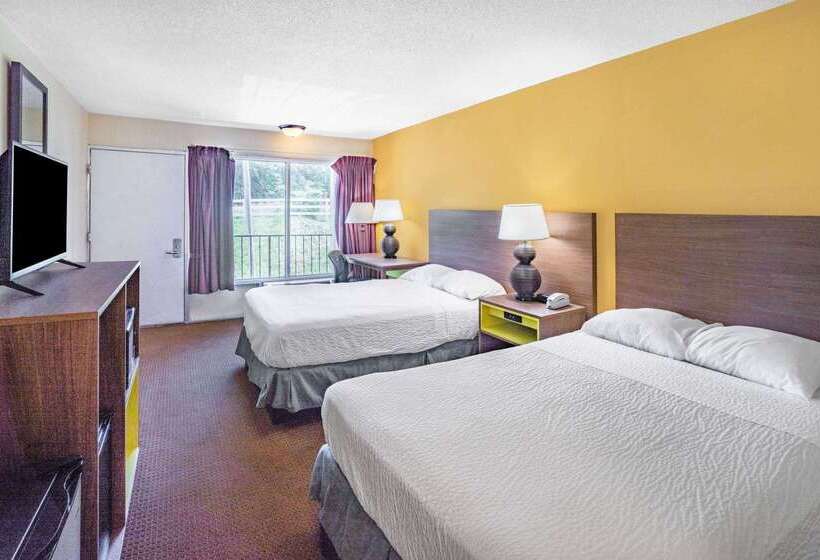 בית מלון כפרי Days Inn By Wyndham Owensboro