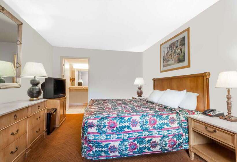 בית מלון כפרי Days Inn By Wyndham Owensboro