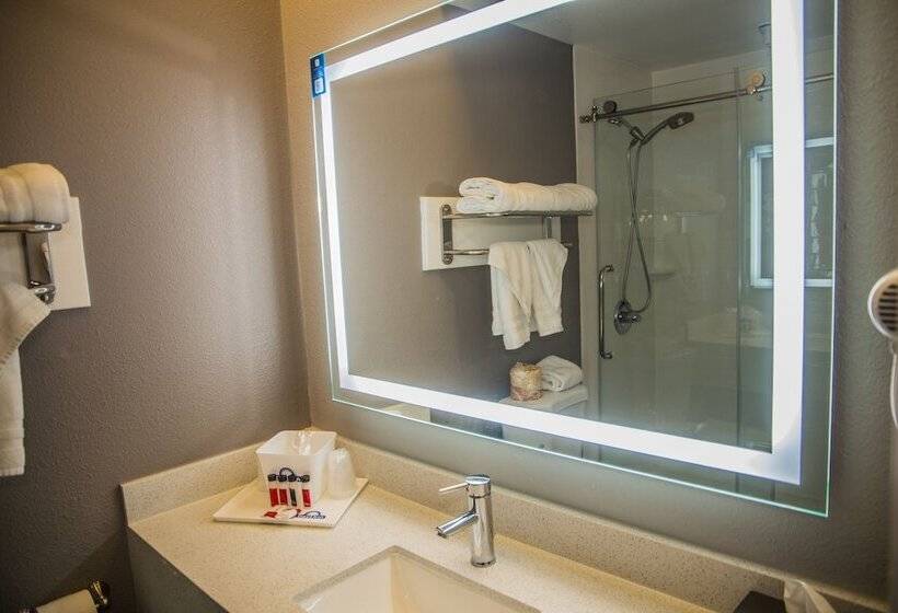 فندق Days Inn By Wyndham Redwood City