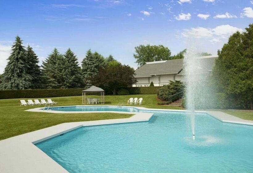 호텔 Days Inn By Wyndham Shelburne/burlington