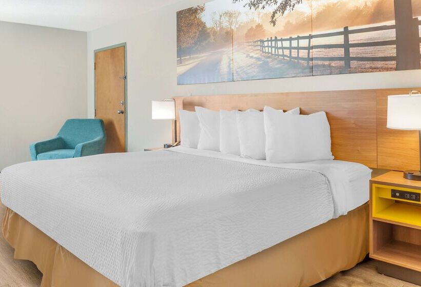 هتل Days Inn & Suites By Wyndham Rocky Mount Golden East
