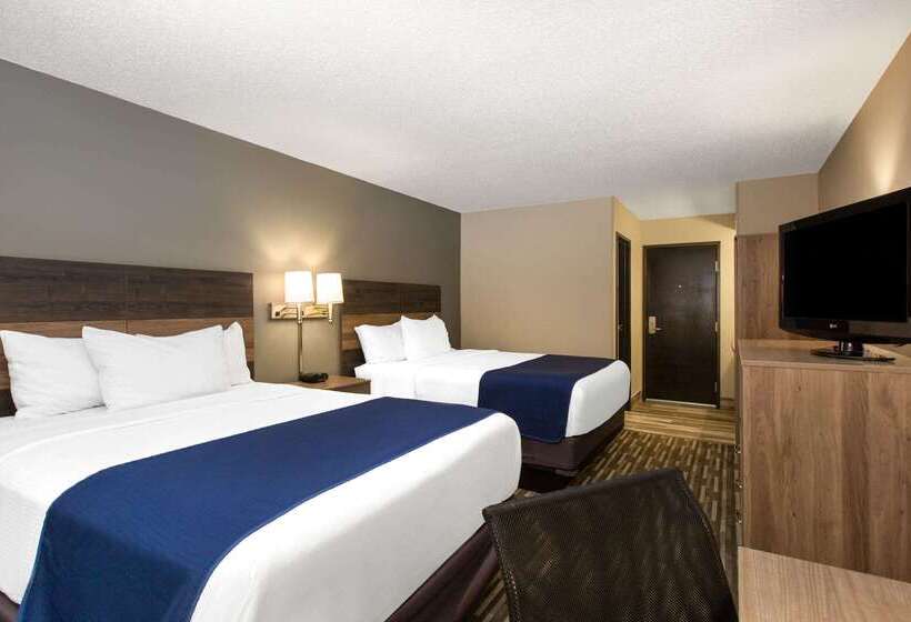 هتل Days Inn & Suites By Wyndham Wisconsin Dells
