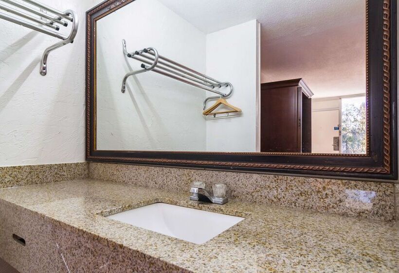 فندق Days Inn