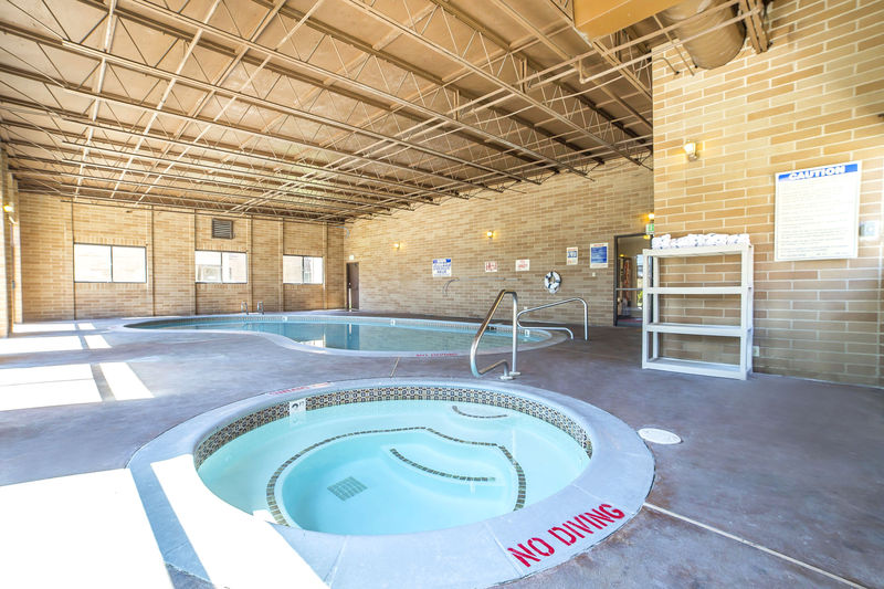 בית מלון כפרי Econo Lodge Inn And Suites Sandy