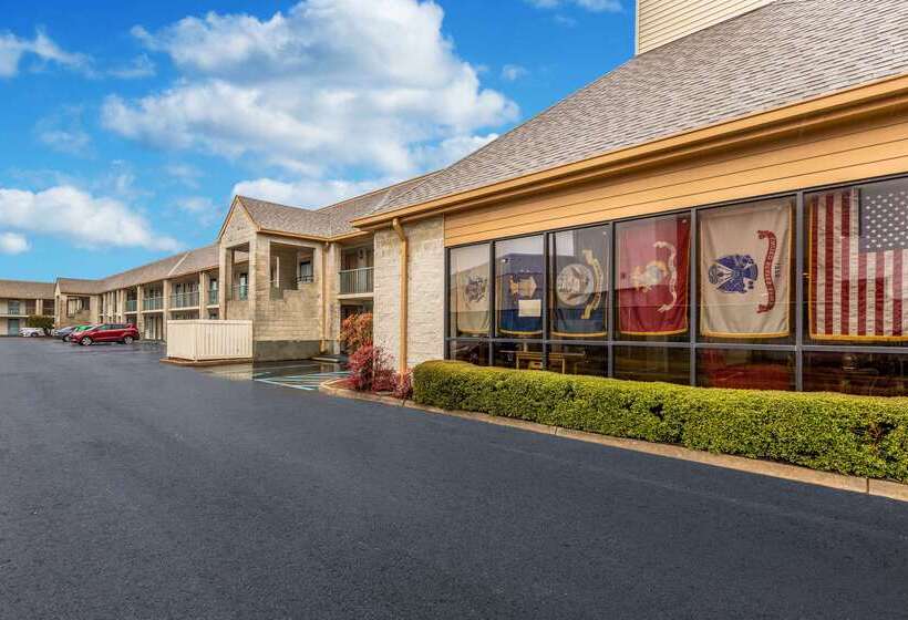 هتل Econo Lodge Naval Station Norfolk